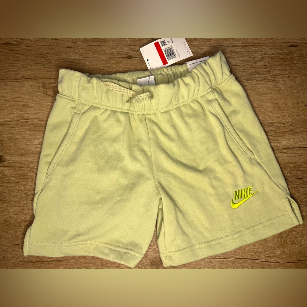 Nike Standard fit short girls size Large green